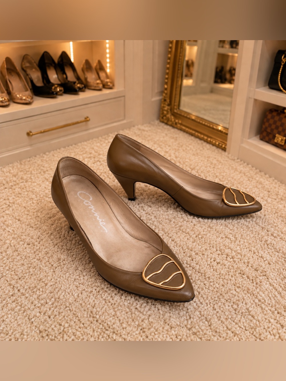 Vintage Connie Collection Brown Leather Pumps Gold Toe Detail 7B